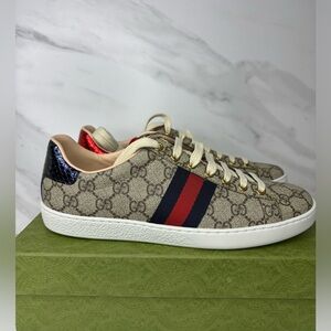 GUCCI Womens Ace Sneakers GG canvas